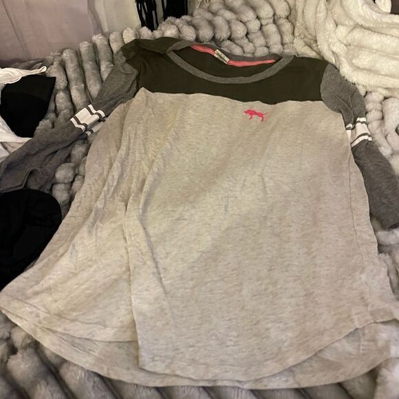 Vintage og VS Pink
Baseball style tee/top/shirt.blouse - Picture 1 of 3